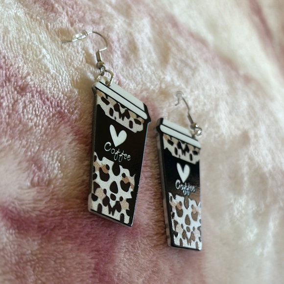 Leopard Print Coffee Cup Fashion Pierced Earrings NWT 3” x 1” - Picture 5 of 10